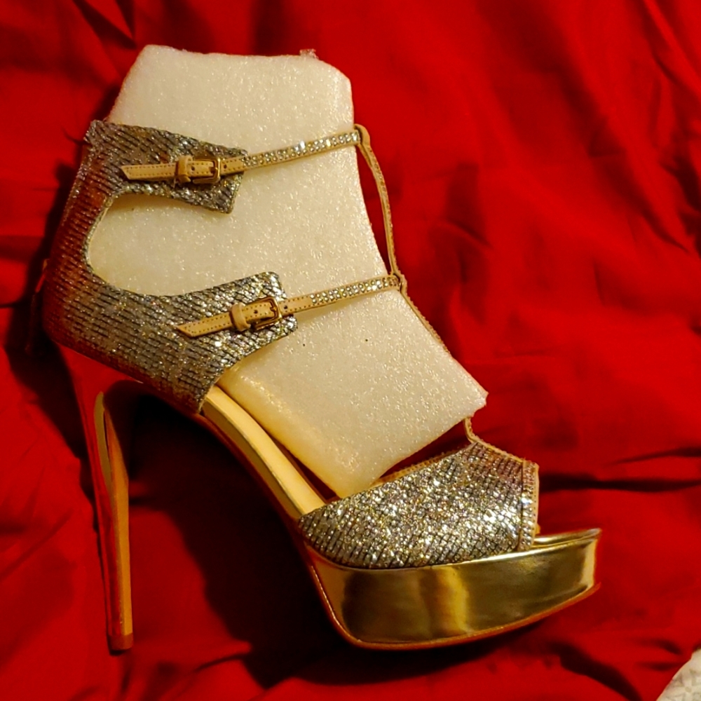 Beautiful dressy shoes